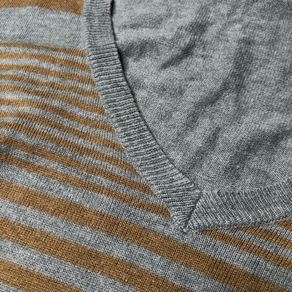 Smart SET Grey & Brown Striped V-neck 3/4 Sleeve Pullover Lightweight Sweater - Picture 5 of 13